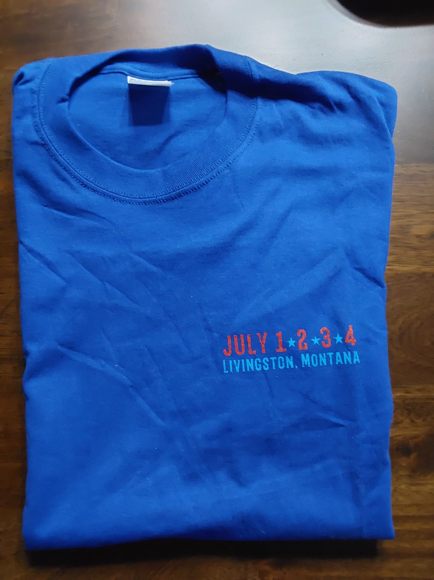 Short sleeved unisex t-shirt